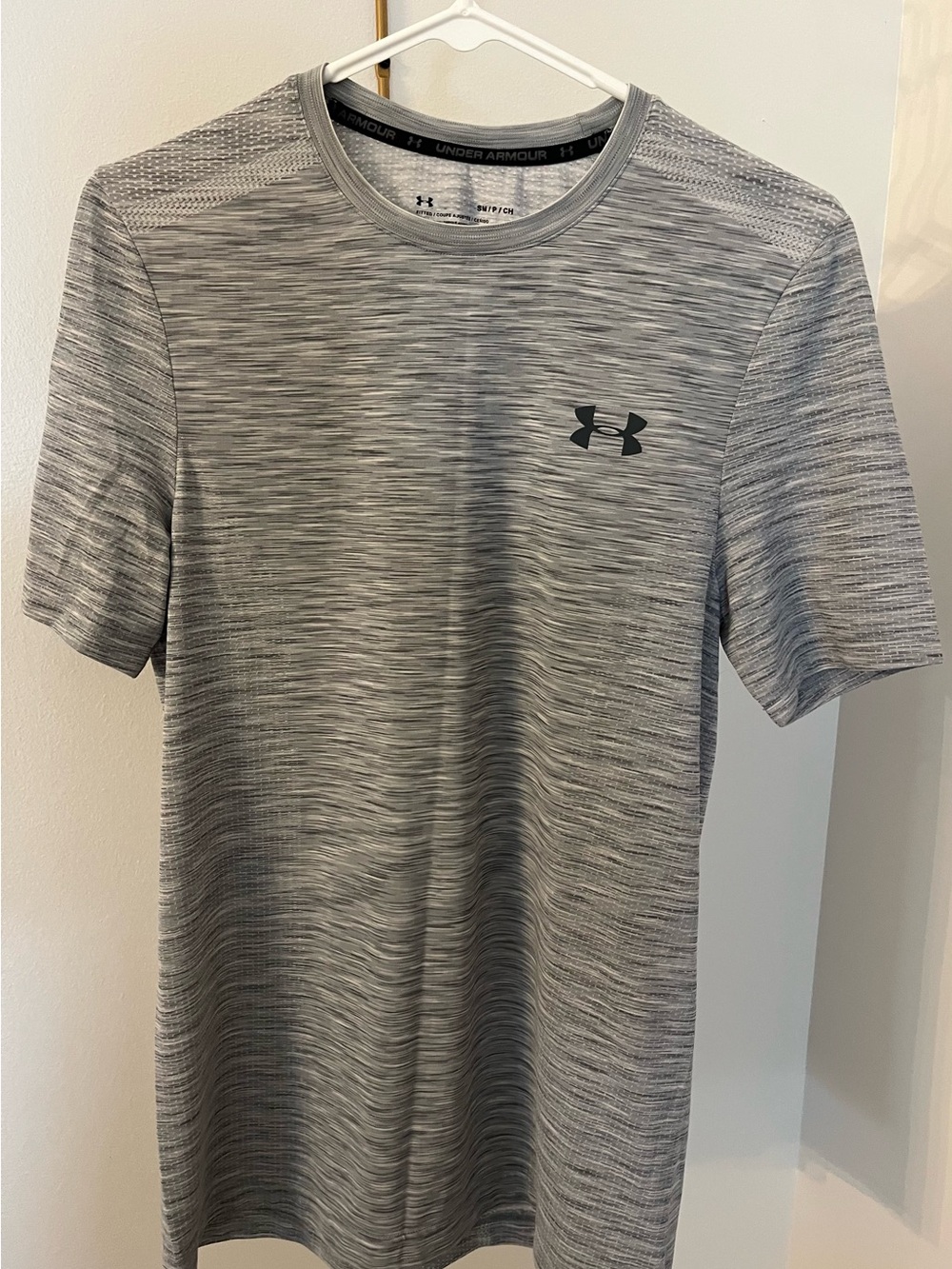 Under Armour Gray Heather Short Sleeve Performance Tee size small -new